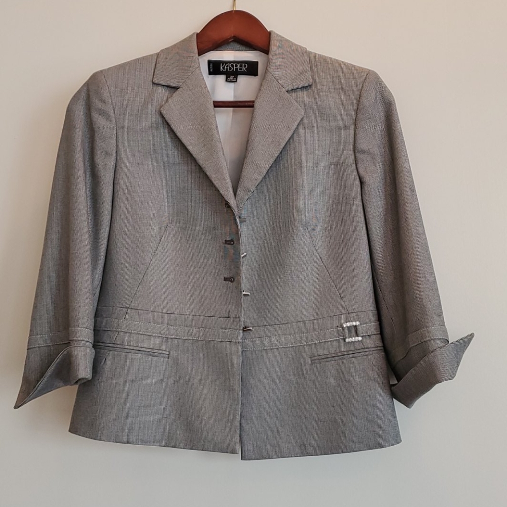 Kasper Ladies 2 Piece Skirt Suit Size 2 Petite